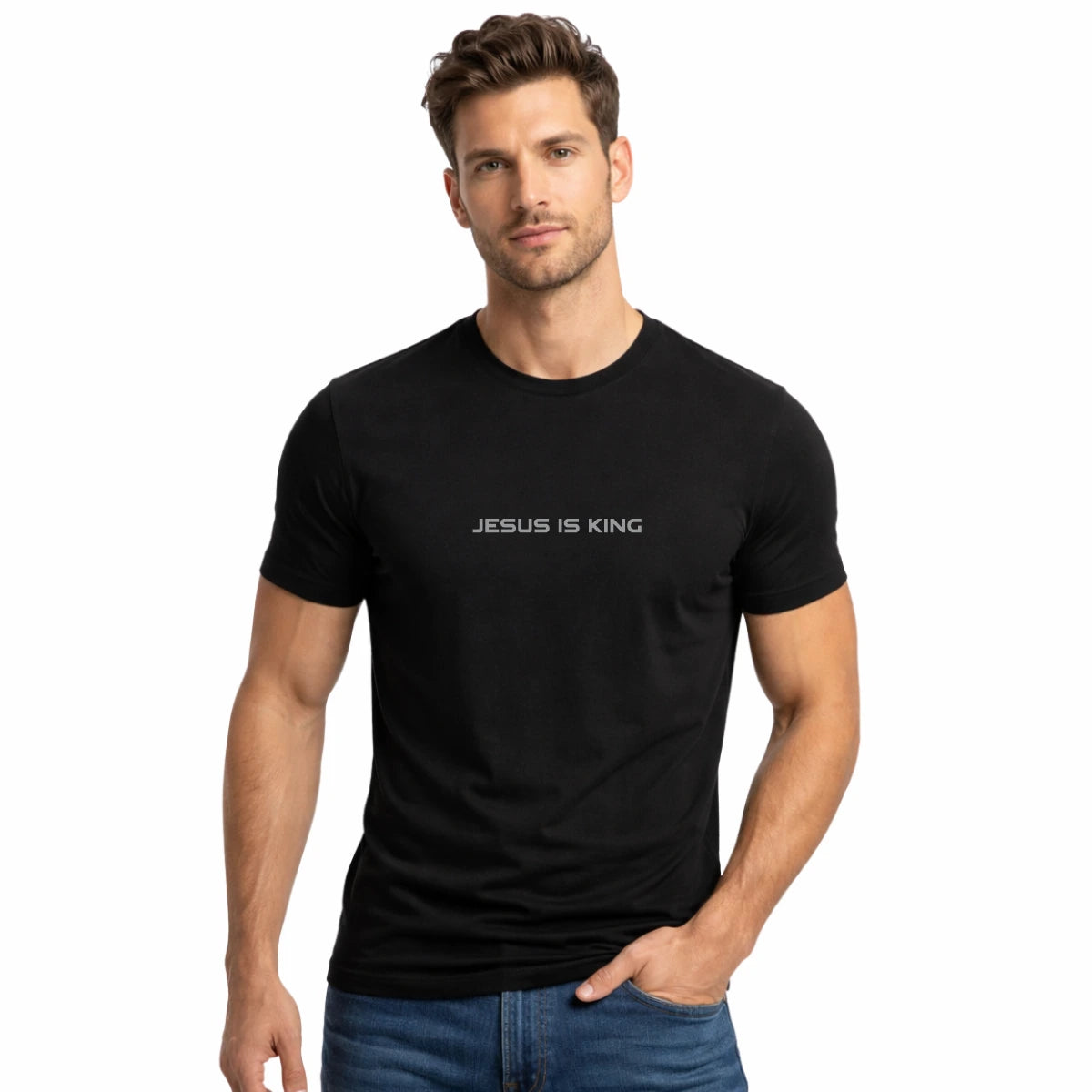 Camiseta gospel masculina Jesus is King Preta — estilo minimalista para o dia a dia