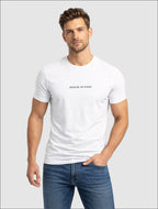 Camiseta Masculina Jesus is King